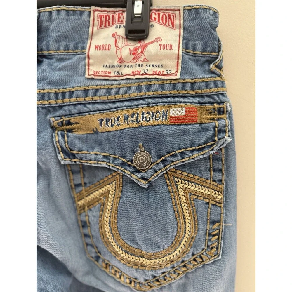 True Religion Jeans Men 34 Light Blue Big T Embroidered Straight Made in Vietnam